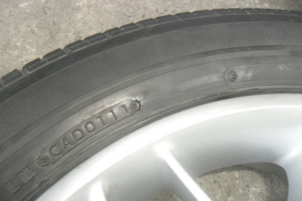 ล้อแม็ก17นิ้ว5รู100 พร้อมยาง สวยๆ 4 ล้อ ราคา 7900 บาท