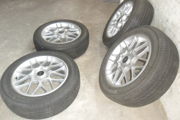 ล้อแม็ก17นิ้ว5รู100 พร้อมยาง สวยๆ 4 ล้อ ราคา 7900 บาท