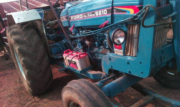 ขายรถไถฟอร์ด 5500 รุ่น 77 รถใช้งานอยู่ปกติ พร้อมดันหน้า และหาง 3