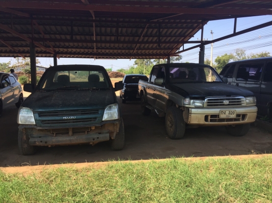 ขายเหมา 2 คัน 185,000 บาท ISUZU DMAX ปี 47 (ชาร์ปละลาย) +MAZDA 4WD โฟว์วิน ปี 44 (น้าขาด) เอกสารเล่มทะเบียน