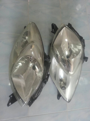 ขายไฟหน้า toyota yaris ปี 2007 1 คู่ ใสๆ โคมไม่เหลือง ราคา 1,290 บาท พร้อมจัดส่งค่ะ ขายไฟหน้า toyota yaris ปี 2007 1 คู่ ใสๆ โคมไม่เหลือง ราคา 1,290 บาท พร้อมจัดส่งค่ะ