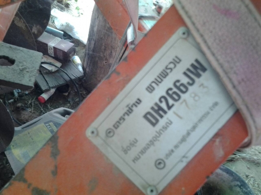 ขายตามสภาพพาน6ใบ26ตราช้างติดมารถไถ70แรง