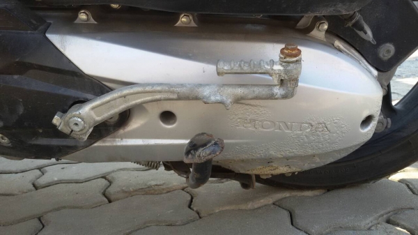 ขาย HONDA CLICK 125 i I-Dling Stop ล้อแม็ก ปี 58 เดือนกุมภาพันธ์ (ก่อนไฟ LED) เครื่องดีเดิมๆ วิ่งน้อย ภายนอกชุดสีดี มีแคร้งสายพานลอกๆ โดนฉี่สุนัข เล่มพร้อมโอน