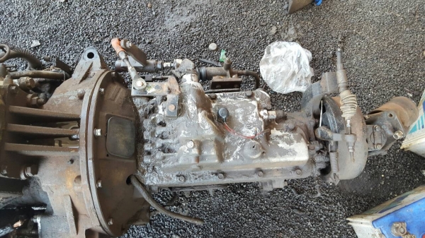 เครื่อง isuzu 6BB1 พร้อมเกียร์ J 6 สปีด เครื่องดี เกียร์ไม่หลุด พร้อมใบคุ้มลงเล่ม