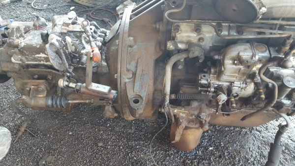 เครื่อง isuzu 6BB1 พร้อมเกียร์ J 6 สปีด เครื่องดี เกียร์ไม่หลุด พร้อมใบคุ้มลงเล่ม