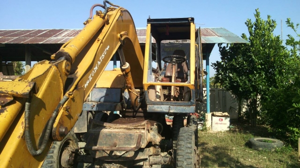 ขายรถ รถแม็กโคล้อยาง โคมัสสุ PW60-1