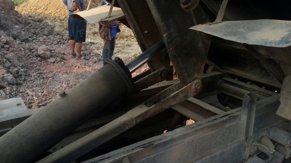 ขายรถบรรทุกหกล้อดัมพ์ Isuzu เครื่อง 110 แรง ยังไม่ลงเล่มชุดโอนพร้อม เครื่องดี