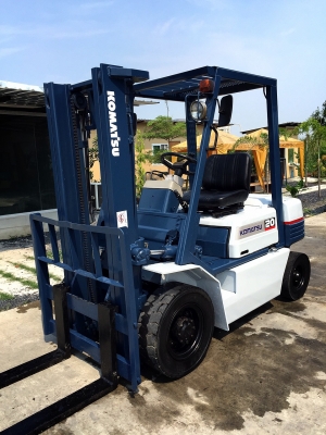 ขายรถนำเข้า Komatsu รุ่น11 ขนาด2ตัน เครื่องยนต์ดีเซล เกียร์ธรรมดา ยก3เมตร