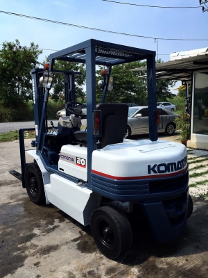 ขายรถนำเข้า Komatsu รุ่น11 ขนาด2ตัน เครื่องยนต์ดีเซล เกียร์ธรรมดา ยก3เมตร