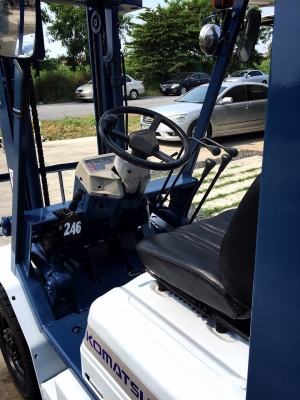 ขายรถนำเข้า Komatsu รุ่น11 ขนาด2ตัน เครื่องยนต์ดีเซล เกียร์ธรรมดา ยก3เมตร