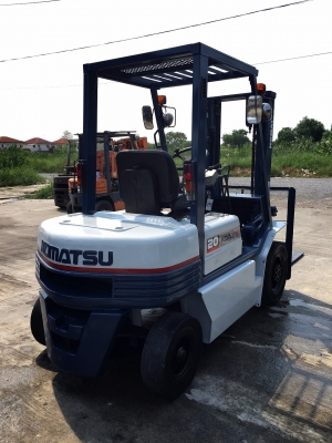 ขายรถนำเข้า Komatsu รุ่น11 ขนาด2ตัน เครื่องยนต์ดีเซล เกียร์ธรรมดา ยก3เมตร