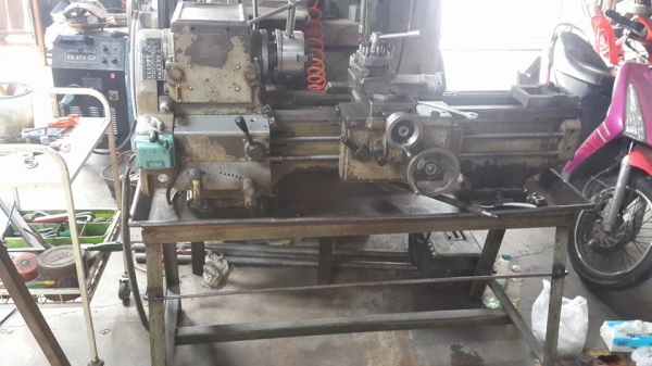 ขายครับขาย เครื่องกลึง ขนาด 4 ฟุต 2 เพลา สภาพใช้งานได้ปกติ เดินโอโต้ 2 แกน กลึงเกลียว นิ้ว มิลได้ หัวจับ 5" รูผ่านคอ 1.1" สวิงงานผ่านราง 10" ไฟ 380v ไม่มีแท่นยันศูนย์ สภาพตามรูป 29000 บาท