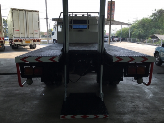 ขาย 6ล้อ ISUZU DECA.FTR Euro 2  เครื่อง 200เเรง กะบะพื้นเรียบมีลิฟต์ท้ายขึ้นลงของปี2547(2004)ยาว5.5เมตร สภาพสวยใครต้องการไม่ผิดหวังราคา750,000บาทจัดไฟเเนนได้ดูรถได้ที่เต็นท์รถ JJ.AUTOCAR 2 หลังวัดจันทรารามติดถนนเพชรเกษมก.ม.ที่68.5 ฝั่งขาเข้านครปฐม-กรุงเทพ