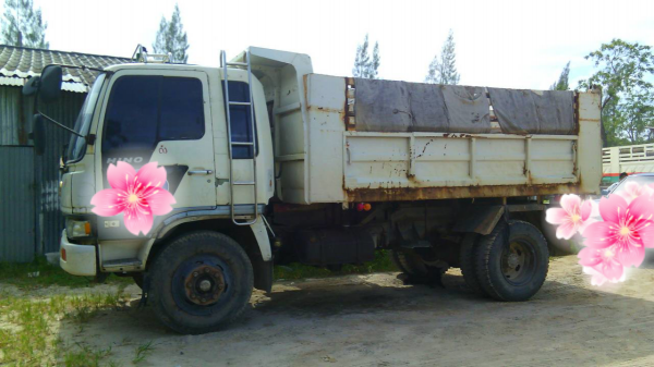 ขายรถบรรทุก 6 ล้อดัมพ์ HINO FF 195 แรงม้าสมอทอง ราคา 700000