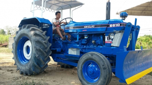 ขายรถไถฟอร์ด77 เครื่องสี่สูบ สวยๆ พร้อมไช้งาน  ขายใน 295000บาท ทะเบียนพร้อม รถอยู่วังบัว คลองขลุง กำแพงเพชร    สนใจสอบุถามได้ที่081 3655997 อำพร  พาเจริญ  ราคาต่อรองได้อีกนะครับ