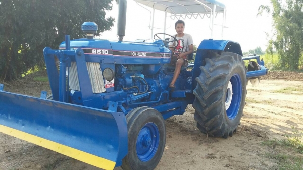 ขายรถไถฟอร์ด77 เครื่องสี่สูบ สวยๆ พร้อมไช้งาน  ขายใน 295000บาท ทะเบียนพร้อม รถอยู่วังบัว คลองขลุง กำแพงเพชร    สนใจสอบุถามได้ที่081 3655997 อำพร  พาเจริญ  ราคาต่อรองได้อีกนะครับ