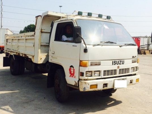 ดั้ม 6 ล้อ NPR