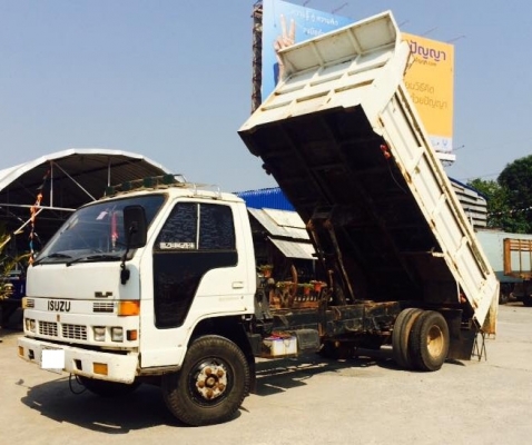 ดั้ม 6 ล้อ NPR