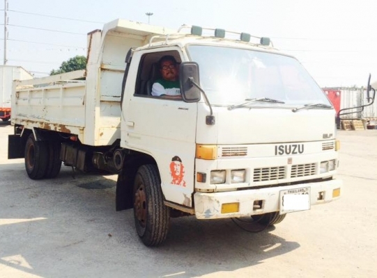 ดั้ม 6 ล้อ NPR