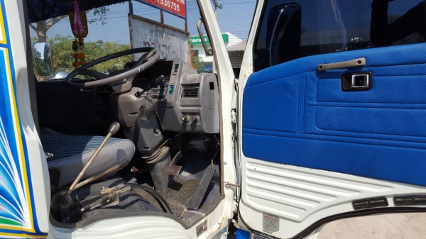 หกล้อดั้มKM 777 เครือง WO4D  117แรง แอร์เย็น เครื่องดีไม่มีไอ คัชซีสวย รถพร้อมไช้งานเอกสารพร้อมโอน