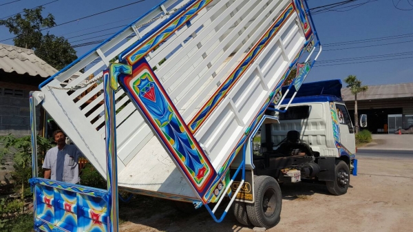 หกล้อดั้มKM 777 เครือง WO4D  117แรง แอร์เย็น เครื่องดีไม่มีไอ คัชซีสวย รถพร้อมไช้งานเอกสารพร้อมโอน