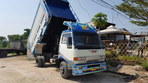 หกล้อดั้มKM 777 เครือง WO4D  117แรง แอร์เย็น เครื่องดีไม่มีไอ คัชซีสวย รถพร้อมไช้งานเอกสารพร้อมโอน