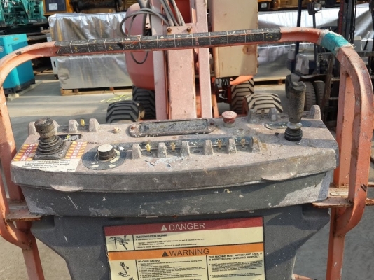 เก่านอก รถกระเช้า450J