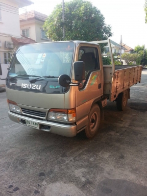 รถ 4 ล้อประกอบป้ายเล็ก