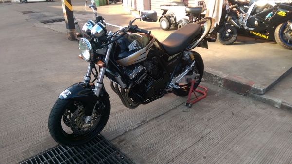 ขายคับ HONDA CB400 ปี96 เวอร์ชั่นS ท้ายเทค1 ท่อแต่ง แฮนด์บาร์ ไฟตาเพชร ยางเต็ม อินวอยส์ สรรพสามิตร ราคา 65500 บาท ส่งได้ทั่วไทยคับ สนใจติดต่อ 081-0578282 FACEBOOK ชาญณรงค์ ป๊อป ชัยอมฤต ไอดีไลน์ POPBIGBIKESAKON คับ สนใจรถสวย ถูก ดี ต้อง POP BIGBIKE SAKONNA