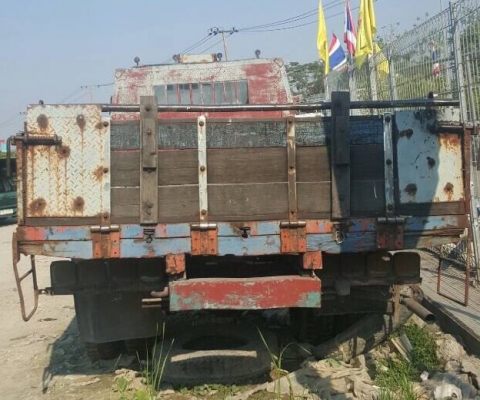 ขายรถบรรทุก6ล้อใหญ่เครื่องดีเซล ทะเบียนม.79 เอกสารครบพร้อมโอน