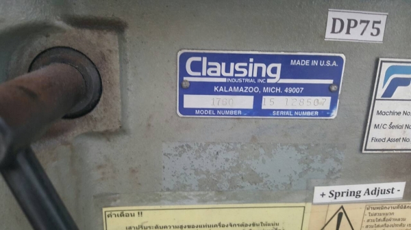 สว่านแท่น Clausing ของอเมริกา ตัวใหญ่สูง 2 ม. หน้าโต็ะกว้างมากมีร่องตัว T ไว้จับยึดชิ้นงาน ใช้ไฟ 220 V.