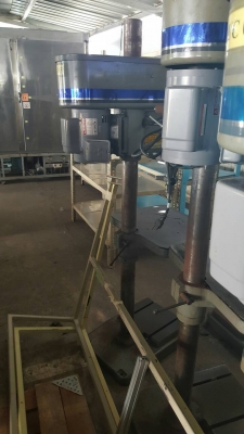 สว่านแท่น Clausing ของอเมริกา ตัวใหญ่สูง 2 ม. หน้าโต็ะกว้างมากมีร่องตัว T ไว้จับยึดชิ้นงาน ใช้ไฟ 220 V.