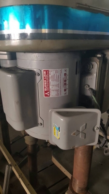 สว่านแท่น Clausing ของอเมริกา ตัวใหญ่สูง 2 ม. หน้าโต็ะกว้างมากมีร่องตัว T ไว้จับยึดชิ้นงาน ใช้ไฟ 220 V.