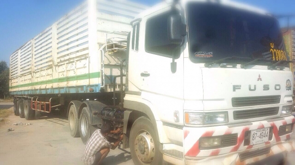 ขายดาวน์ รถสิบล้อหัวลากมิตซู380 ปี52  พร้อมใช้งาน  สภาพดีมาก
