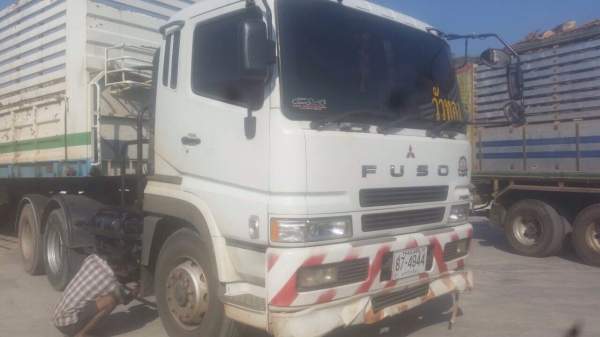 ขายดาวน์ รถสิบล้อหัวลากมิตซู380 ปี52  พร้อมใช้งาน  สภาพดีมาก
