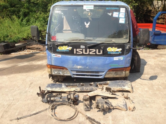 ขายหัวรถอีสุหัวเล็กมือสอง หัวยกได้ครับ สภาพสวยไม่มีผุอุปกรณ์ครบ ขาดบันไดข้างซ้ายข้างเดียว ขายถูก 32000 บาท