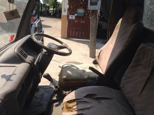 ขายหัวรถอีสุหัวเล็กมือสอง หัวยกได้ครับ สภาพสวยไม่มีผุอุปกรณ์ครบ ขาดบันไดข้างซ้ายข้างเดียว ขายถูก 32000 บาท