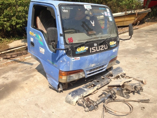 ขายหัวรถอีสุหัวเล็กมือสอง หัวยกได้ครับ สภาพสวยไม่มีผุอุปกรณ์ครบ ขาดบันไดข้างซ้ายข้างเดียว ขายถูก 32000 บาท