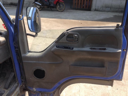 ขายหัวรถอีสุหัวเล็กมือสอง หัวยกได้ครับ สภาพสวยไม่มีผุอุปกรณ์ครบ ขาดบันไดข้างซ้ายข้างเดียว ขายถูก 32000 บาท