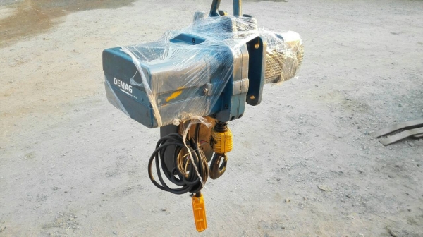 Sell>> รอกโซ่ไฟฟ้า #‎DEMAG Made in Germany ขนาด 1.6 ตัน ไฟ 380V. สภาพ 95\% นางฟ้ามาโปรด รีโมท ตะขอ กล่องโซ่ ใหม่กริ้บ Sell>> รอกโซ่ไฟฟ้า #‎DEMAG Made in Germany ขนาด 1.6 ตัน ไฟ 380V. สภาพ 95\% นางฟ้ามาโปรด รีโมท ตะขอ กล่องโซ่ ใหม่กริ้บ