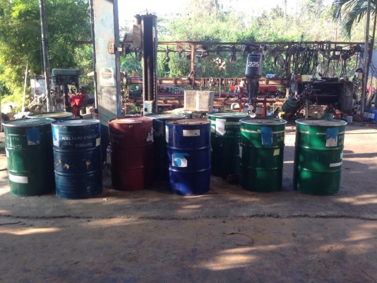 ขายสีพ่นรถยนต์กิโลละ 30 บาทครับ มีเป็นถัง200ลิตรเลยครับ ขายถูกๆ น้ำมันสนก้มีครับ ทินเนอร์อย่างดี โทรสอบถามได้ครับ ซื้อมากลดอีก