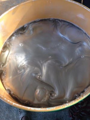 ขายสีพ่นรถยนต์กิโลละ 30 บาทครับ มีเป็นถัง200ลิตรเลยครับ ขายถูกๆ น้ำมันสนก้มีครับ ทินเนอร์อย่างดี โทรสอบถามได้ครับ ซื้อมากลดอีก