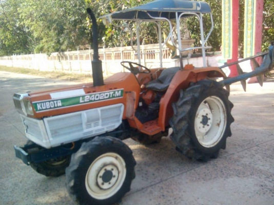 รถไถคูโบต้า L 2402 DT 24แรงสองเพลาราคาถูกสภาพพร้อมใช้งาน