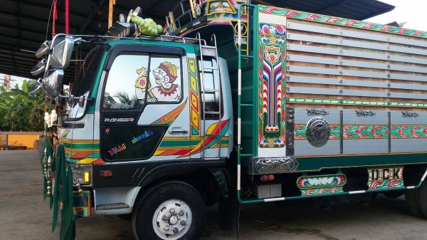 ขายรถดั้มพ์ 6 ล้อ HINO เครื่อง HO7Cเทอร์โบ =195 แรงม้า บรรทุกข้าว พืชผลทางการเกษตรดีครับ