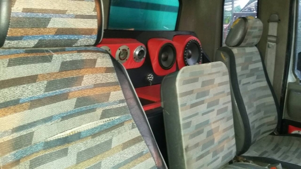 ขายรถดั้มพ์ 6 ล้อ HINO เครื่อง HO7Cเทอร์โบ =195 แรงม้า บรรทุกข้าว พืชผลทางการเกษตรดีครับ