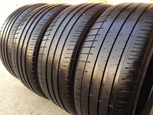 ยาง MICHELIN 235-45-18 ปี 13 ครบชุด 4 เส้น 5000  ไม่ควรพลาดสภาพสวยๆยางนิ่มๆไม่มีปะไม่บวมดอกยางเหลือเยอะเอาไปวิ่งกันใด้อีกยาวค่ะ