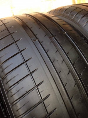 ยาง MICHELIN 235-45-18 ปี 13 2 เส้น 2800 ไม่ควรพลาดสภาพสวยๆยางนิ่มๆไม่มีปะไม่บวมดอกยางเหลือเยอะเอาไปวิ่งกันใด้อีกยาวค่ะ