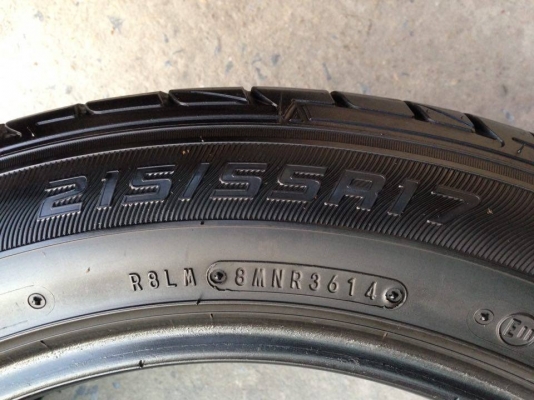 ยาง DUNLOP 215-55-17 ปี 14 ครบชุด 4 เส้น 4500 ไม่ควรพลาดสภาพสวยๆยางนิ่มๆไม่มีปะไม่บวมดอกยางเหลือเยอะเอาไปวิ่งกันใด้อีกยาวค่ะ
