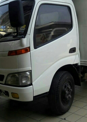 หกล้อ ฮีโน่ DUTRO136ปี49 บรรทุกตู้แห้ง ยาว4.30ม สภาพดีสวยๆพร้อมใช้ ทะเบียนพร้อมโอน ขายราคา 395,000บ ครับท่าน