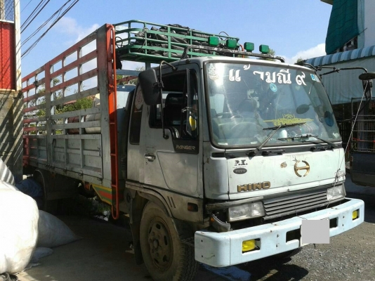 ขายรถบรรทุก 6 ล้อ HINO ยาว 6.5 เมตร พร้อมใช้งาน